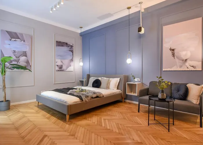 The Central Charms- Studios Near Radisson