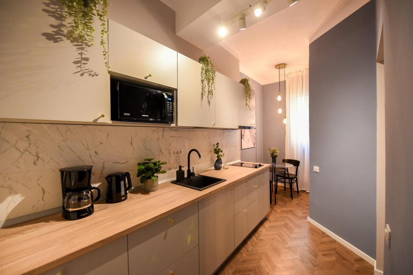 Apartment The Charms- Near Radisson *